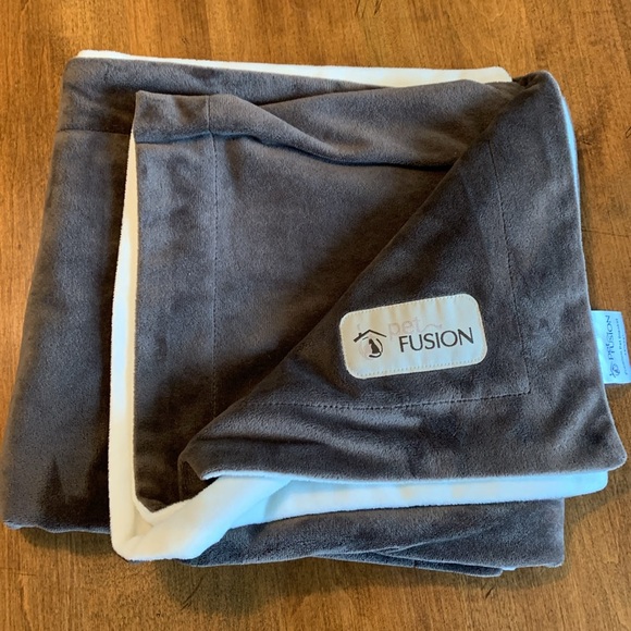 3 Velvet Waterproof Pet Blankets - Picture 5 of 13